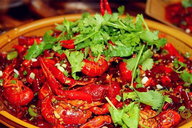 金宫麻辣小龙虾调料专业厨师精心研发还赋予其独特的麻辣味。